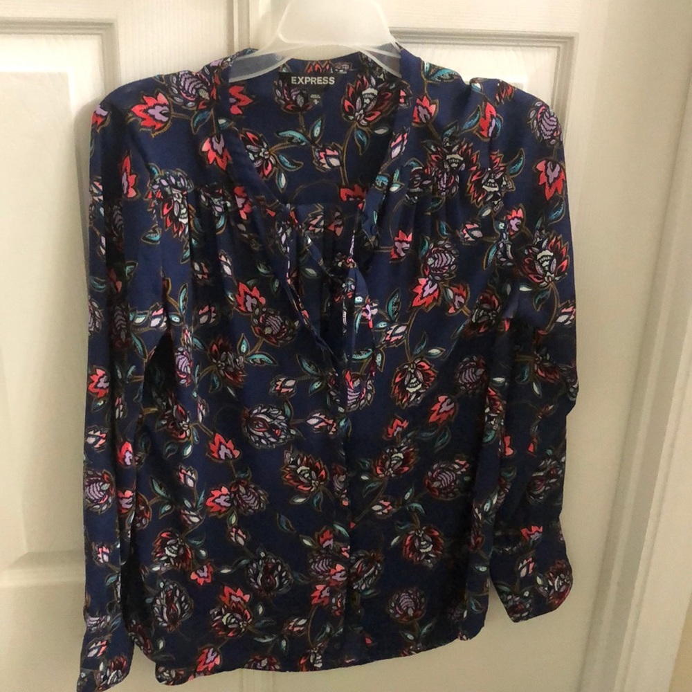 Express button down